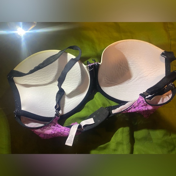 Victoria Secret bra - Picture 2 of 2
